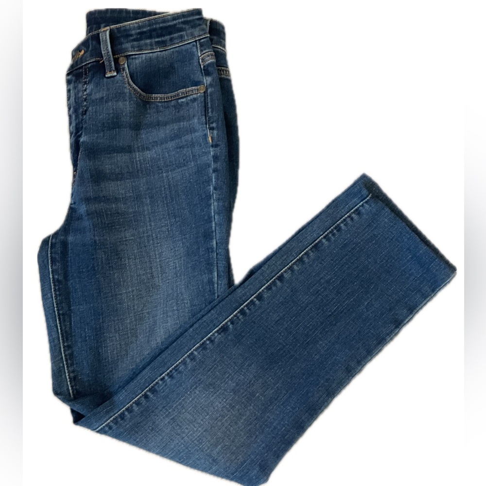 Talbots Flawless  Women's Straight High - Waist Straight  Leg Jeans in Mid wash.